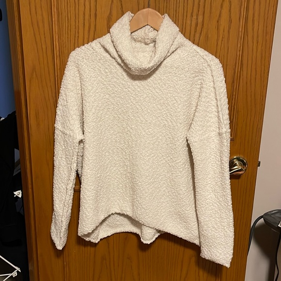 Women’s White Fluffy Sweater - Picture 1 of 7